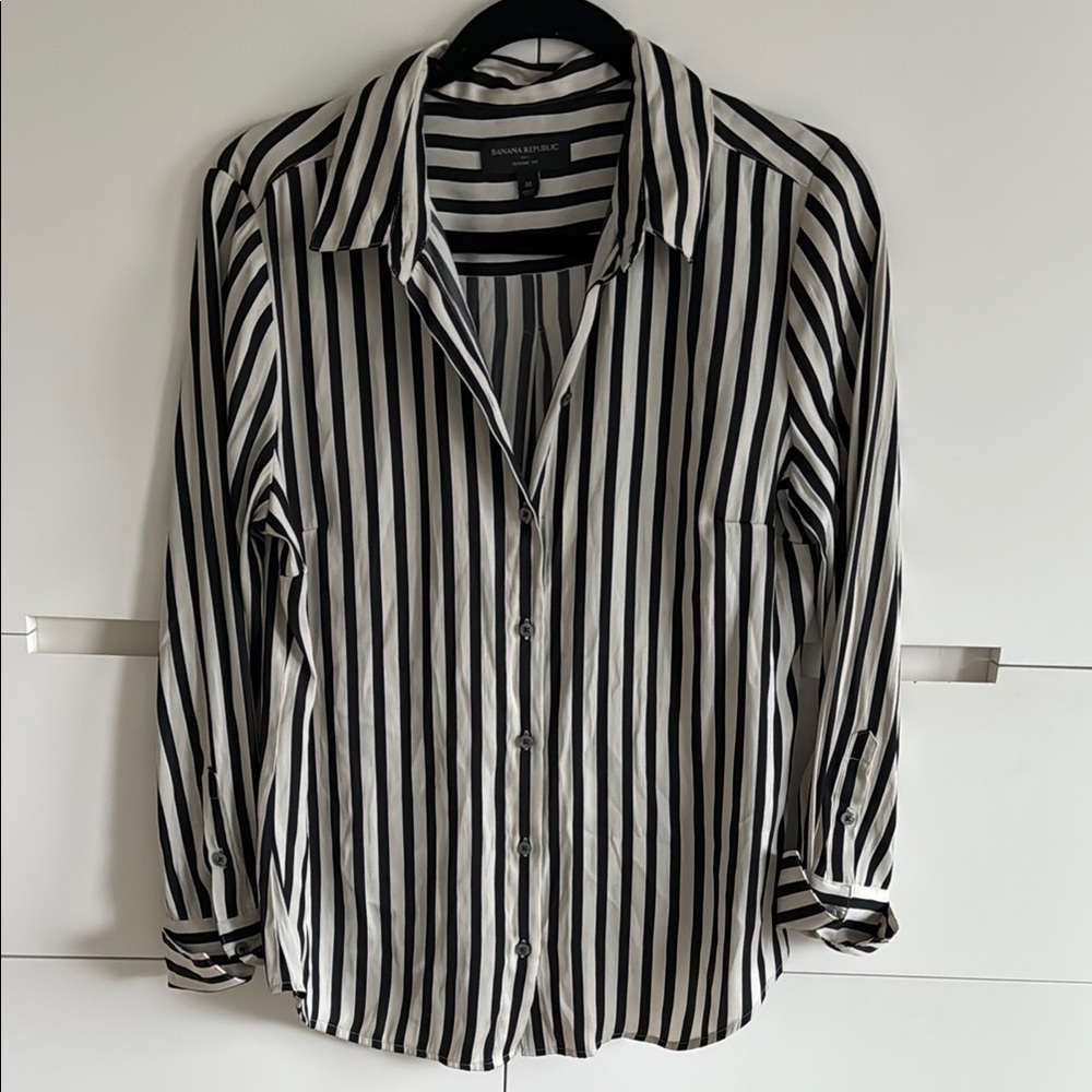 Banana Republic Black and White/Light gray Striped Button-Up Shirt